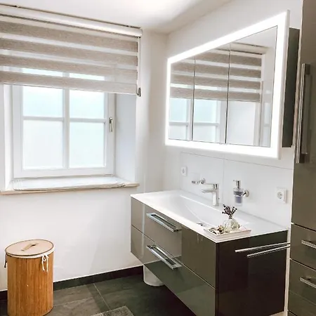 Exquisites Uebernachten In Der Aeltesten Stadt Oesterreichs *